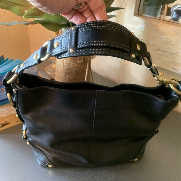 VINTAGE COACH HANDBAG. Black. Beautiful bag. 9 inches tall, 13 inches wide. - Picture 8 of 11
